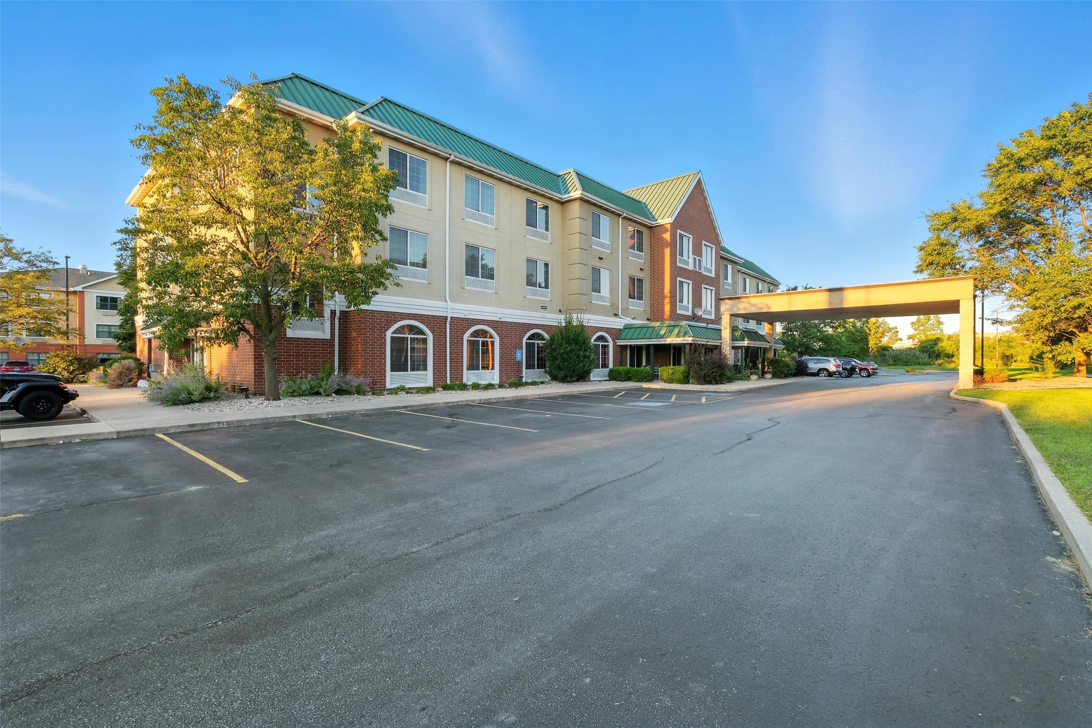 Country Inn & Suites by Radisson, Merrillville IN 30/35