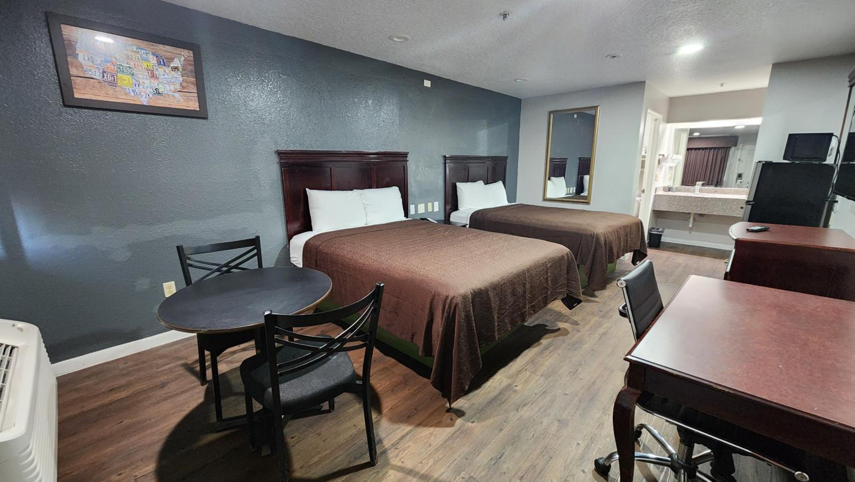 غرفة بسريرين كوين، Express Inn Hobby Airport 5/9