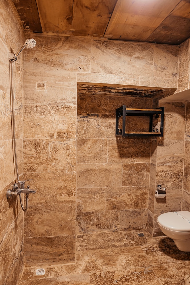Larissa Cave Hotel 28/50