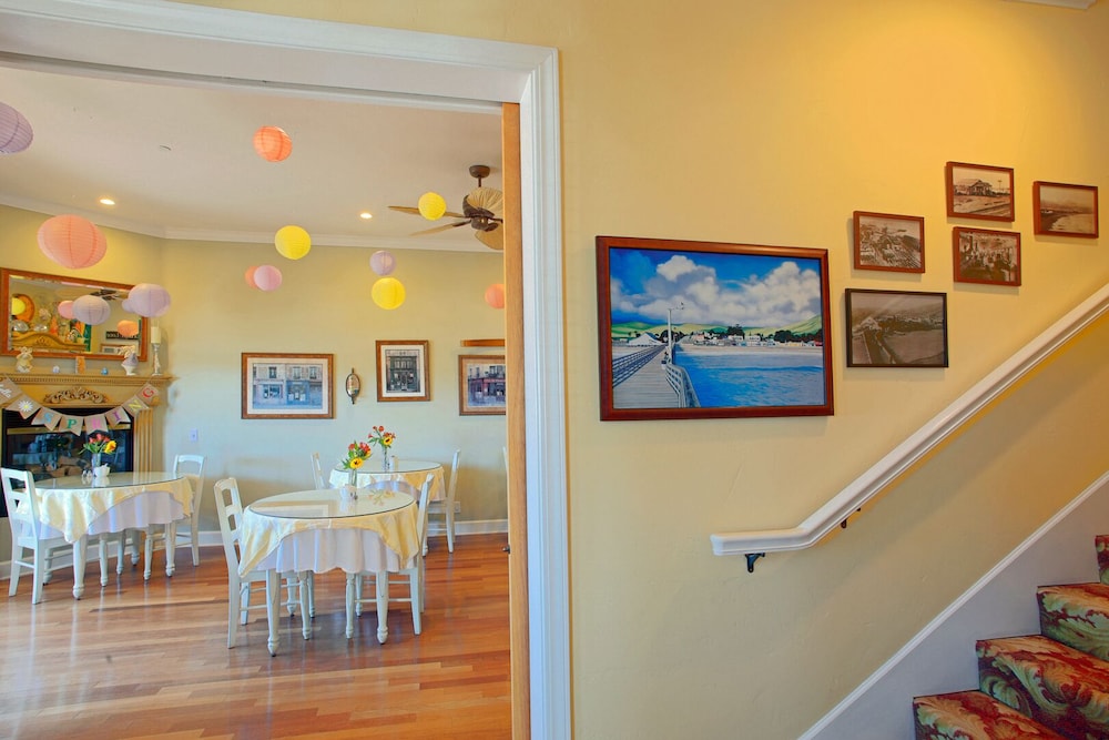 Cayucos Sunset Inn Bed and Breakfast 8/50