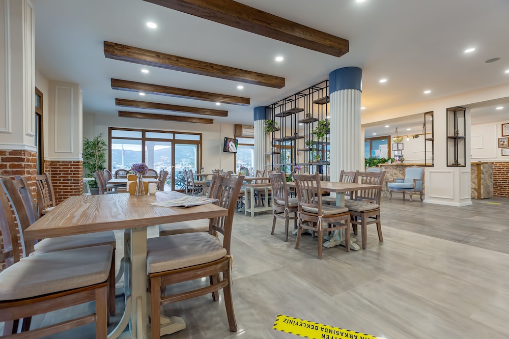 Hanedan Hotel 30/40