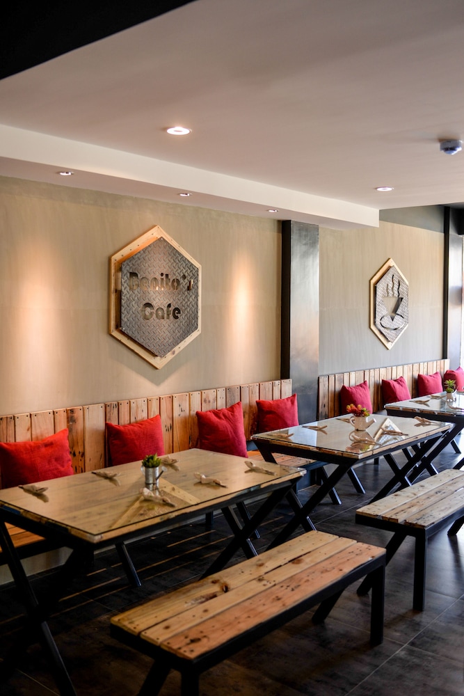 Bhive Hotel 29/42