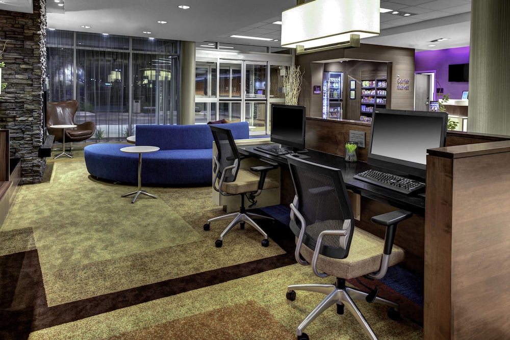 Fairfield Inn Suites Lansing At Eastwood 28/28