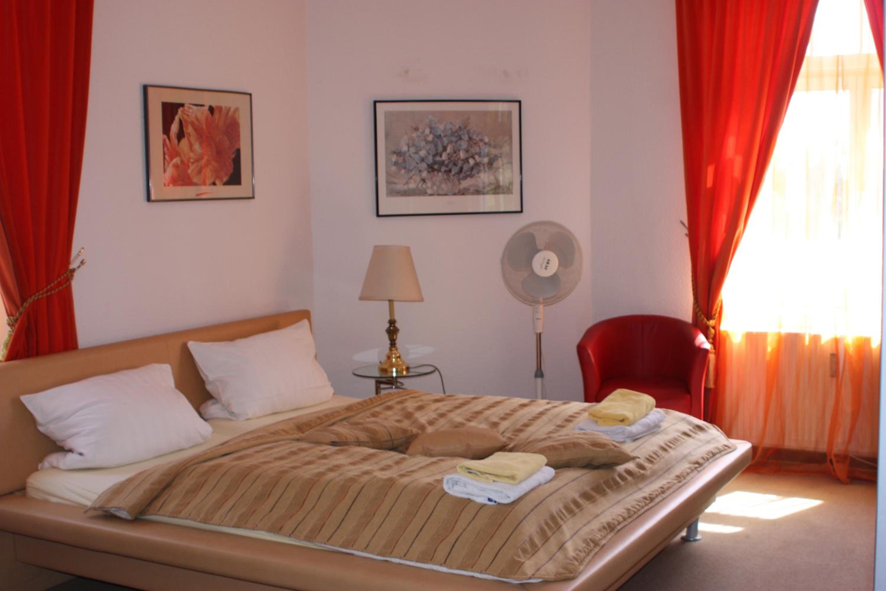 Room, Double Bed