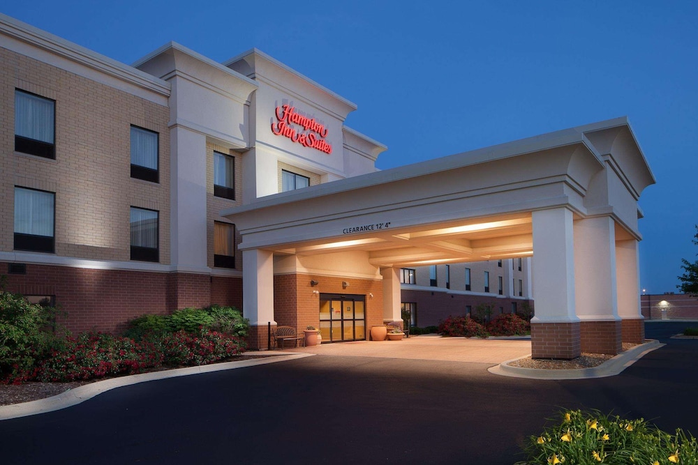 Hampton Inn Chicago Saint Charl 1/43
