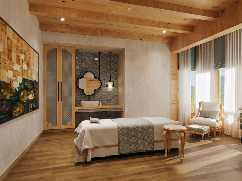 Taj Gangtey Resort & Spa, Bhutan 17/29