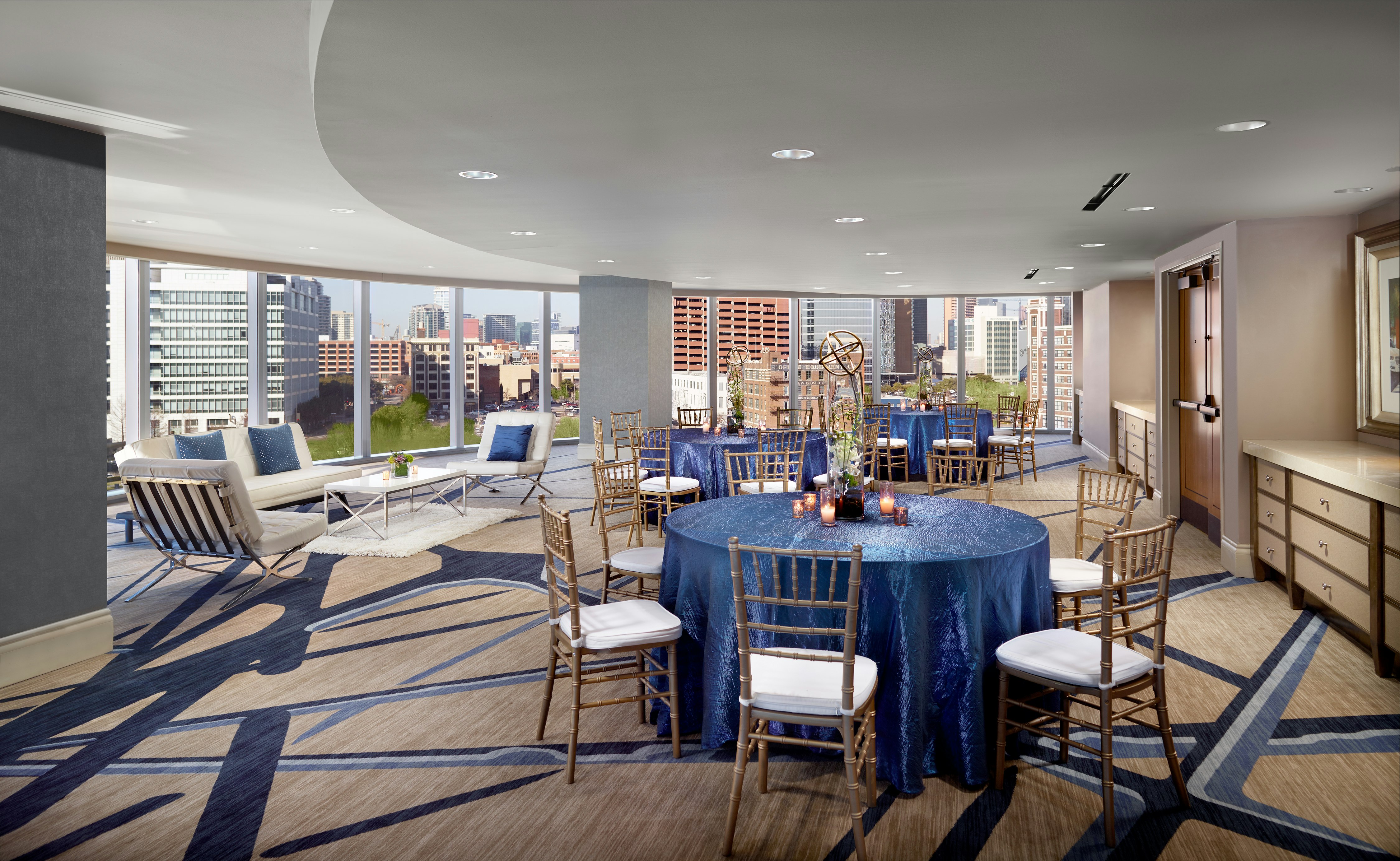 OMNI DALLAS HOTEL 68/92