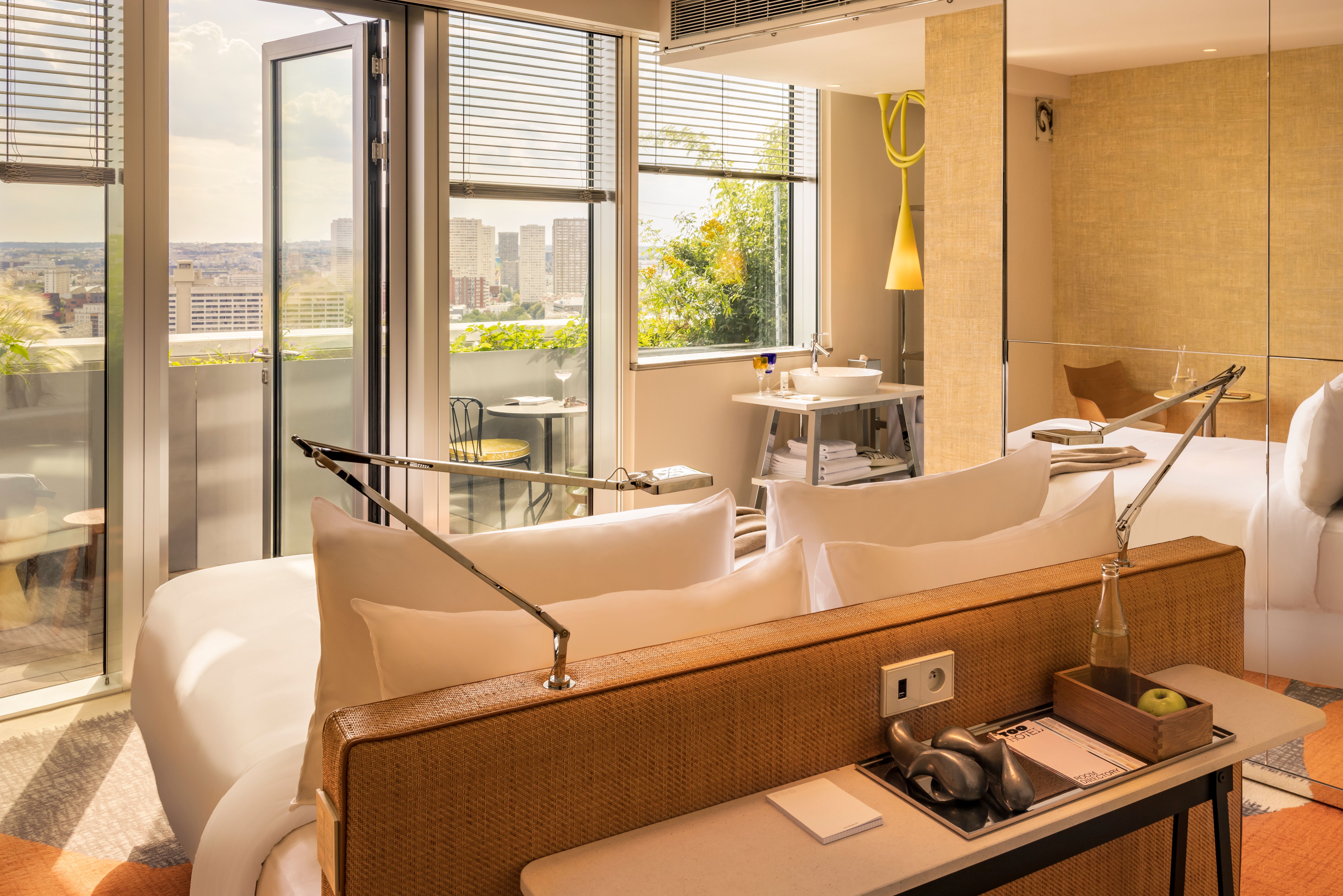 DELUXE, KING BED, CITY VIEW, TERRACE