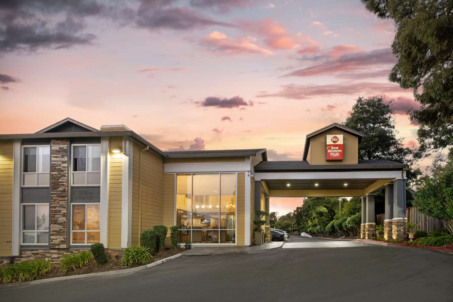 Best Western Plus Heritage Inn 2/40