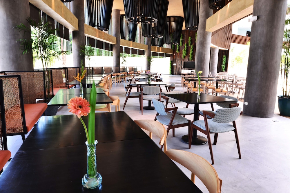 Hue Hotels Resorts Boracay 56/67