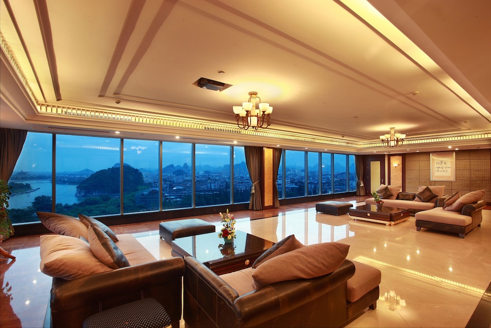 Lijiang Waterfall Hotel 48/71