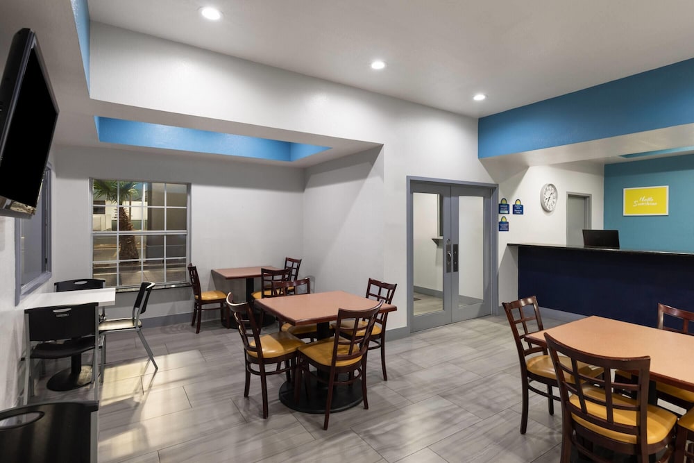 Days Inn By Wyndham El Paso West 31/50
