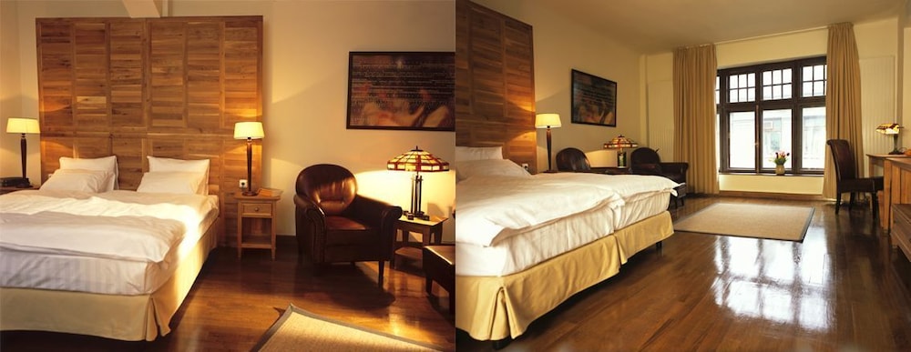 Rembrandt Hotel 12/49