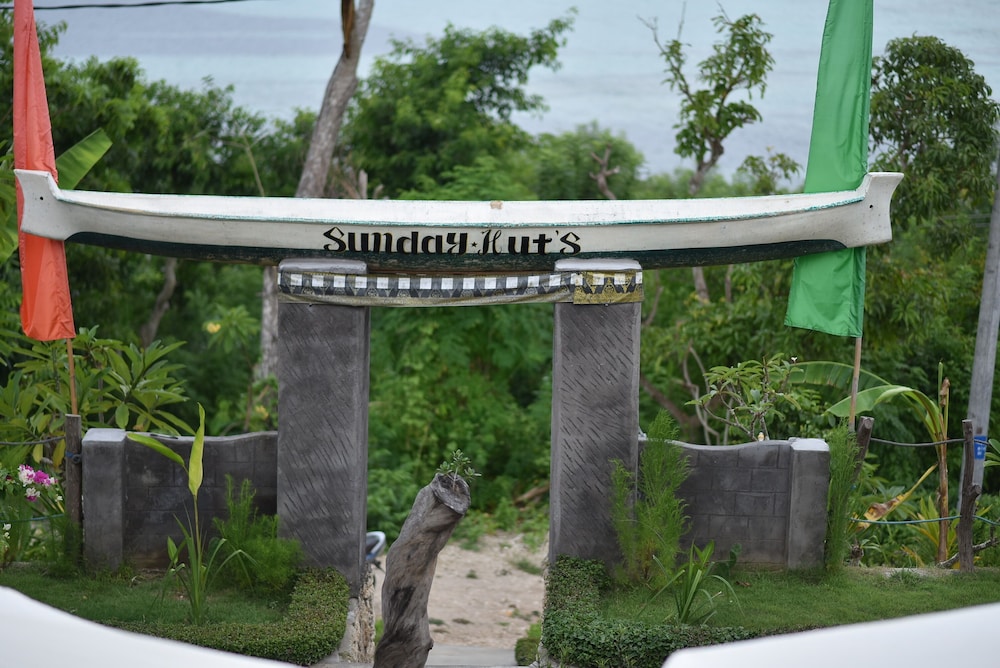 Sunday Huts Lembongan 1/50