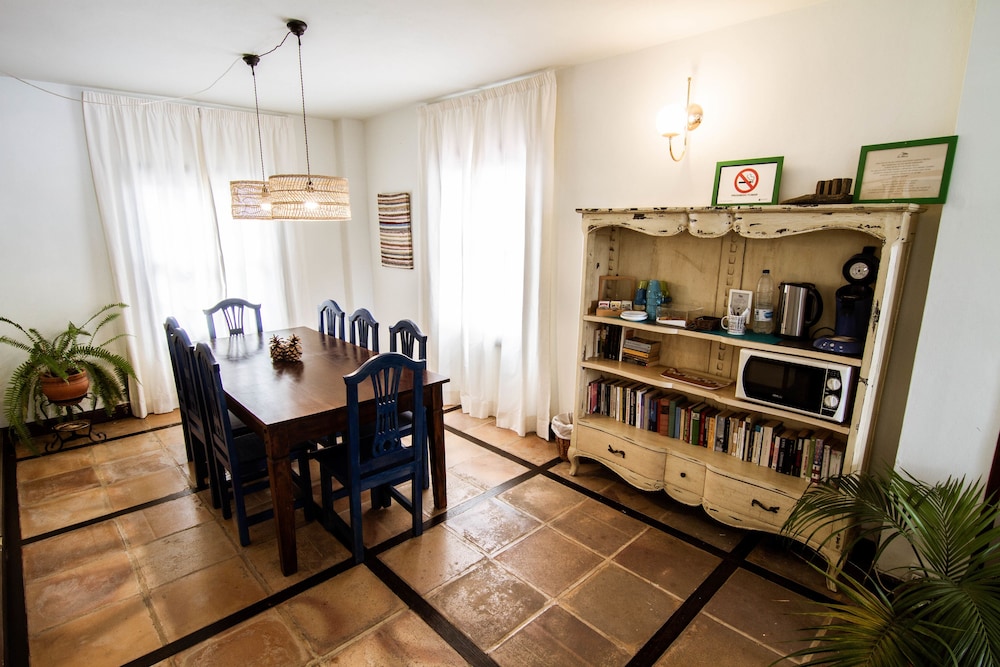 APARTAMENTOS LOS TELARES 25/50
