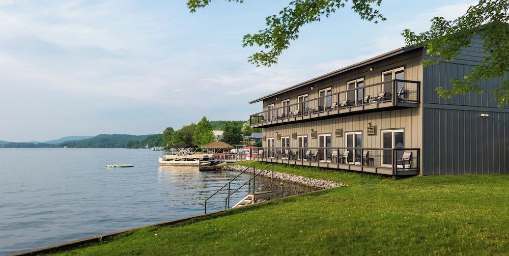 Lake Bomoseen Lodge 41/50