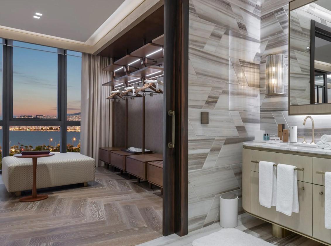 Penthouse Suite