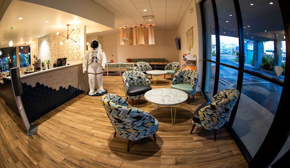 Beachside Hotel and Suites 37/43