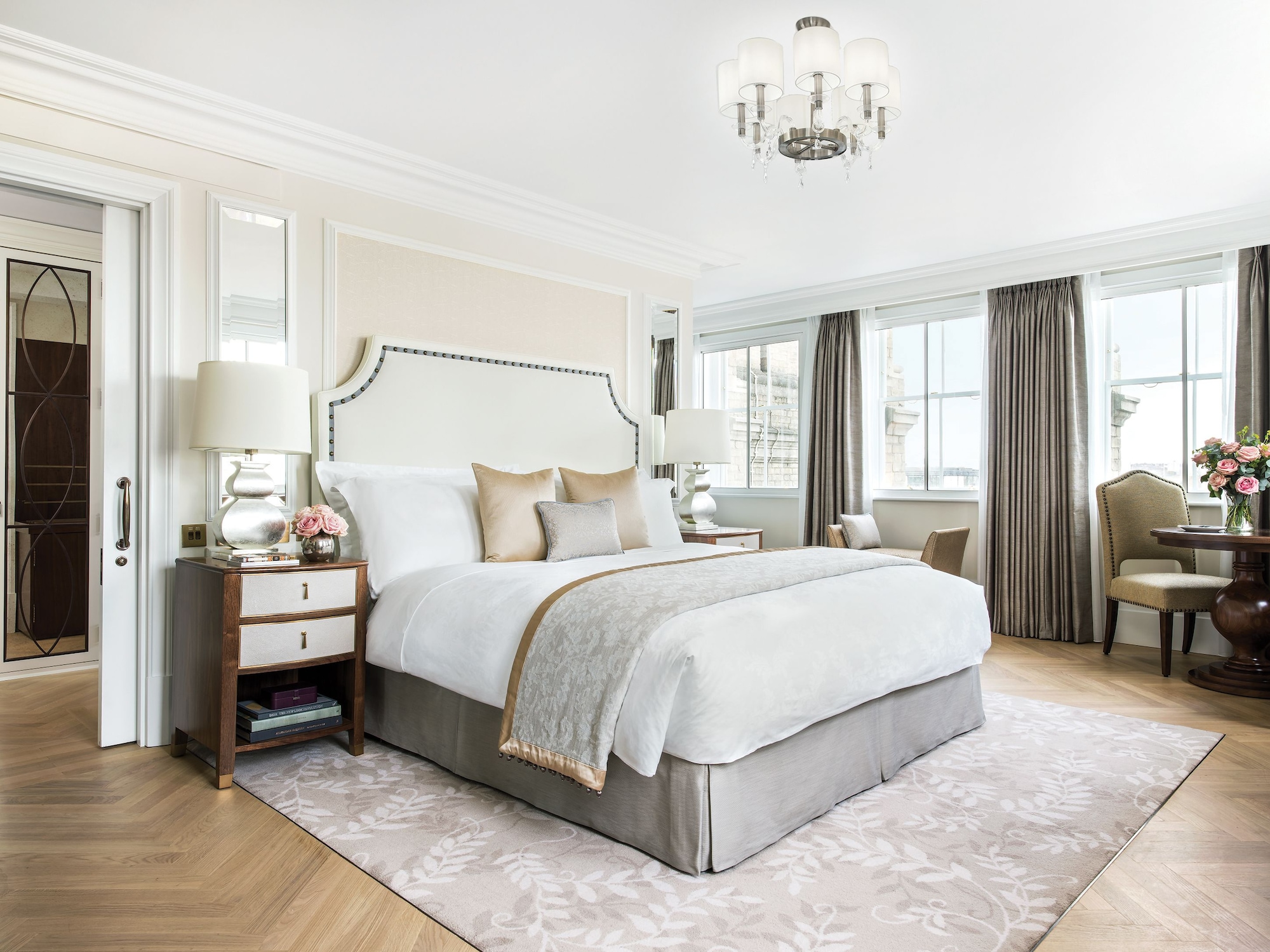 CLUB, EXECUTIVE, KING BED