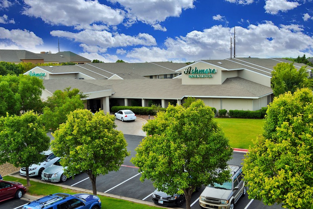 Ashmore Inn and Suites 58/61