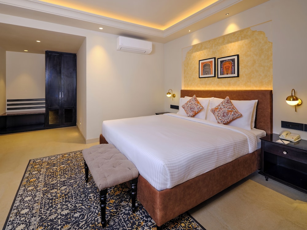 SUPERIOR, KING BED