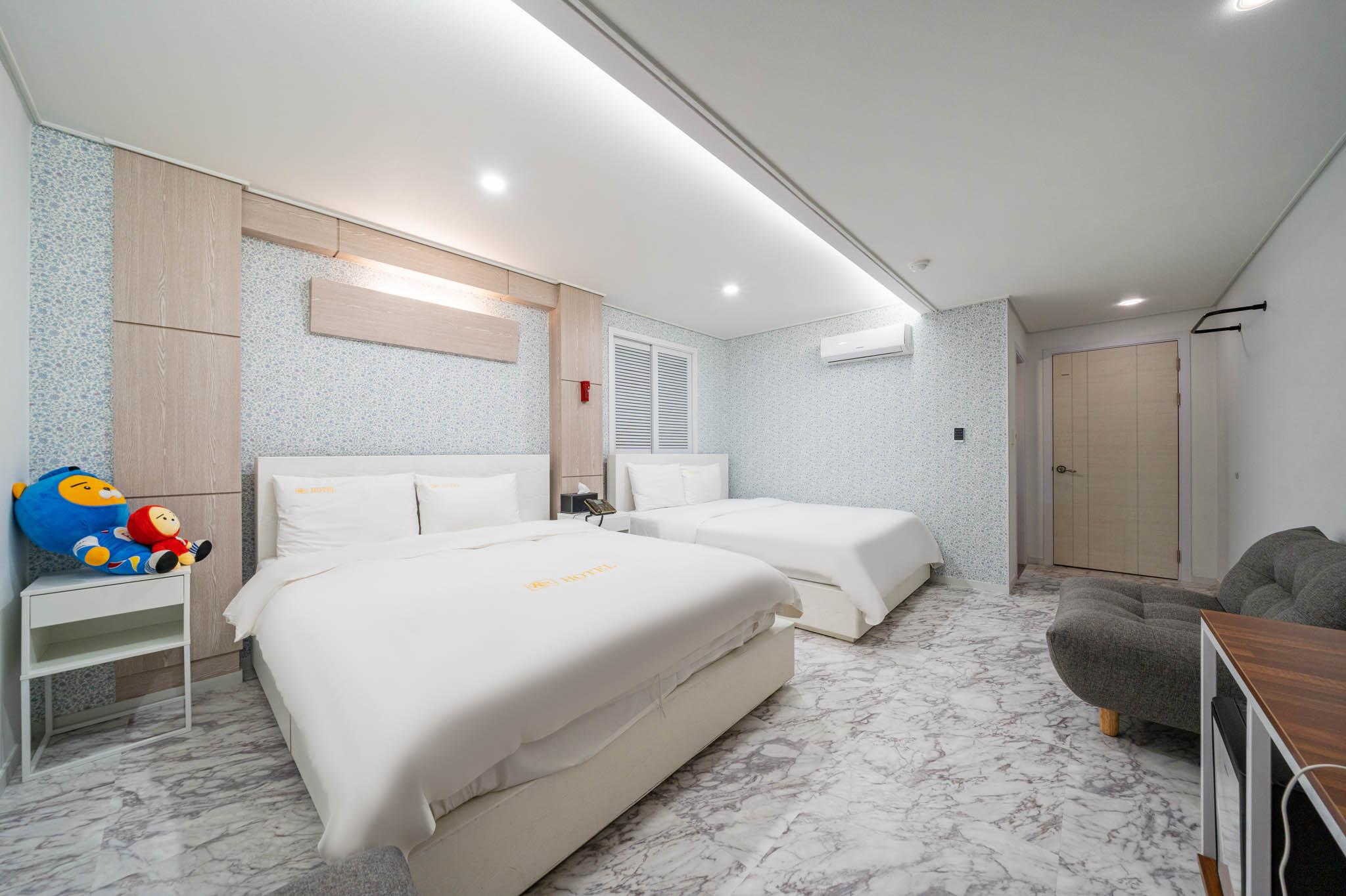 Vip, Twin Beds