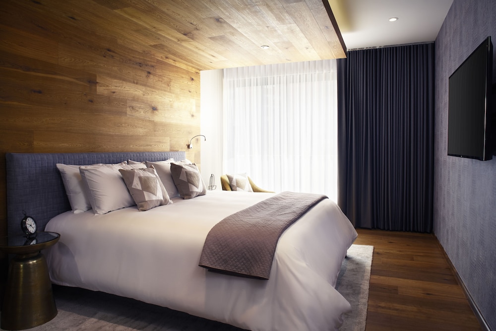 3 BEDROOMS, ELITE, SUITE, PARK VIEW, BALCONY