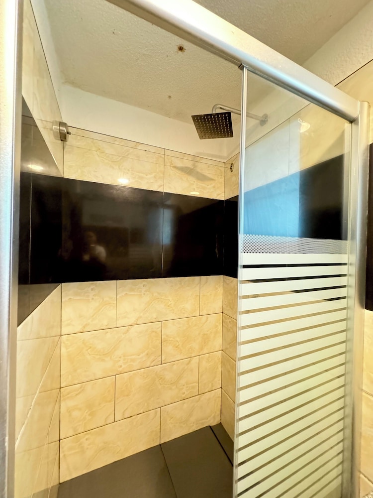 Roman Empire Panglao Boutique Hotel 10/50