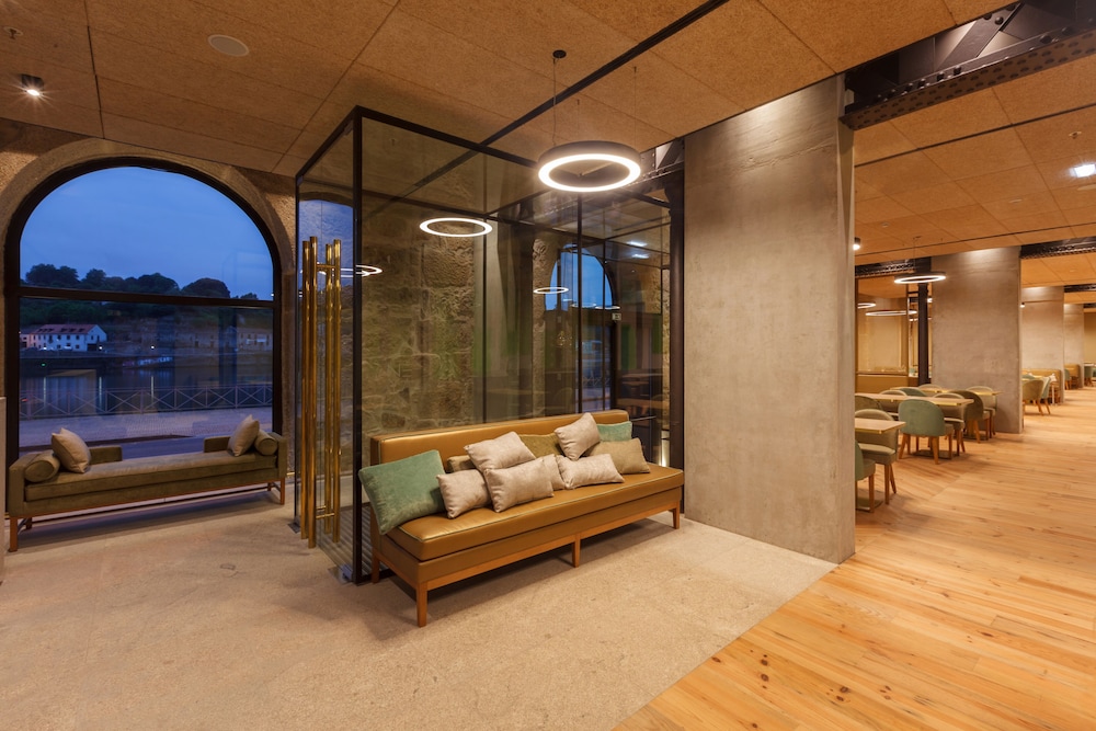Lobby at NEYA Porto Hotel, PORTO