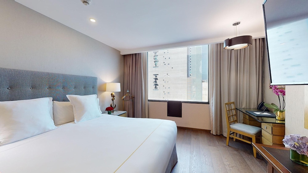 SUPERIOR, DELUXE, KING BED