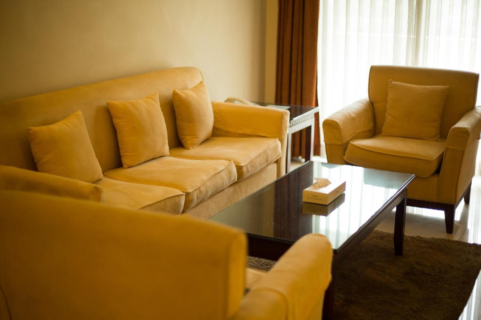 The Avenue Hotel and Suites 24/31