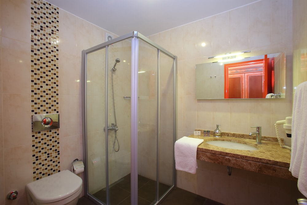 Catamaran Hotel 55/55