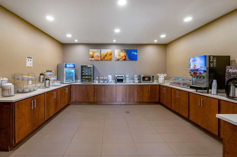 Comfort Suites Columbus Airport 14/43