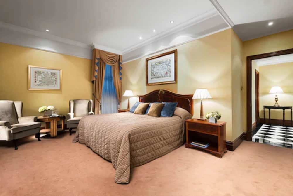 St James Court A Taj Hotel 32/82