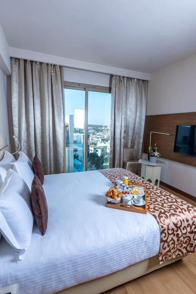 DELUXE, DOUBLE BED, CITY VIEW