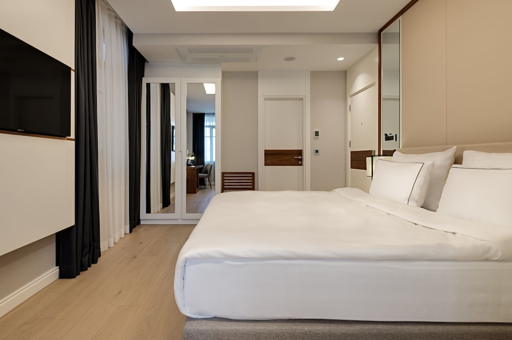 Gleam Collection Hotel 18/62