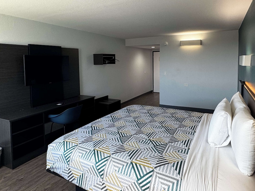 Motel6 Carson, CA 34/59