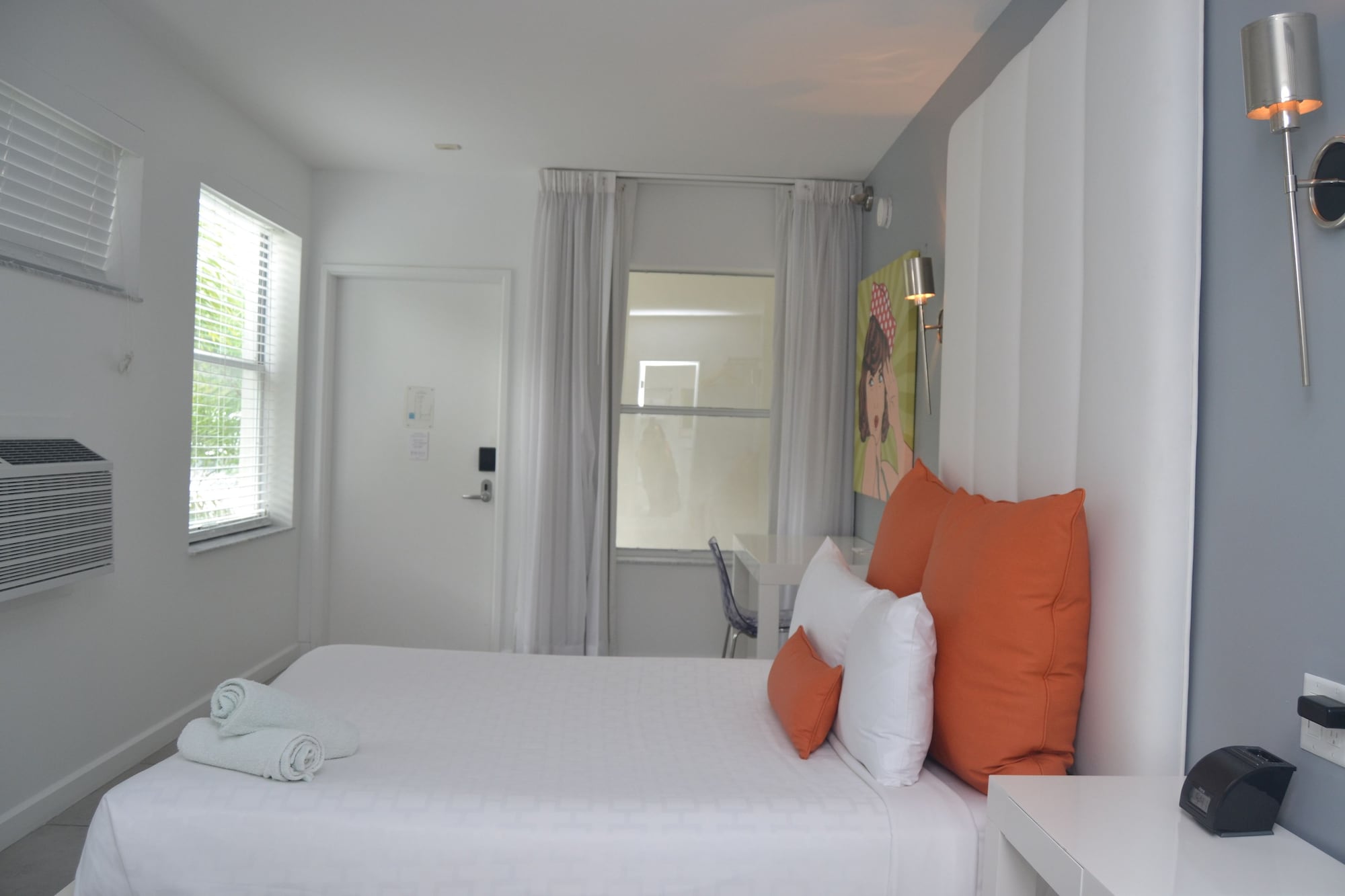 BASIC, STUDIO, QUEEN BED