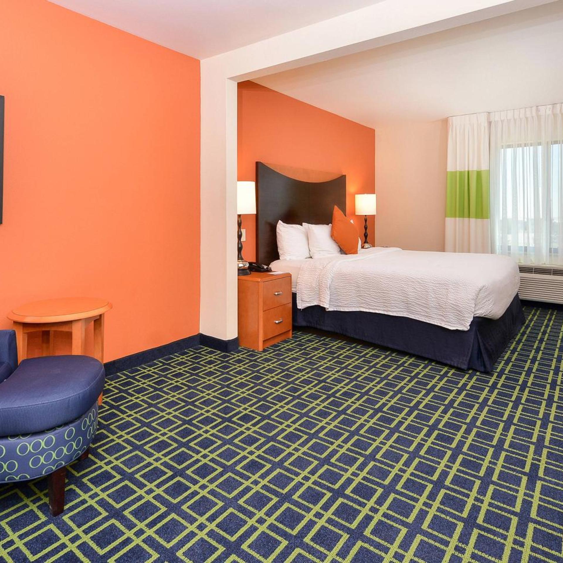 غرفة بسرير كينج بحوض استحمام لذوي الإعاقة، Fairfield Inn Suites Denver Aurora Parker 2/6