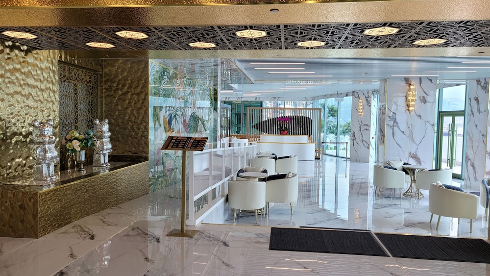 Grand Bay View Hotel 7/50