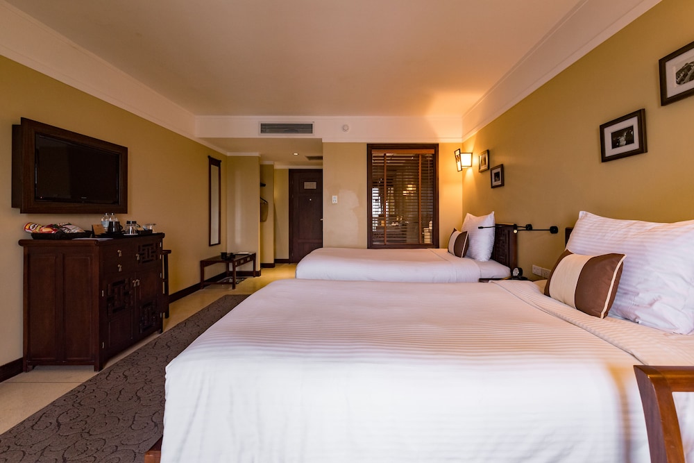 DELUXE, TWIN BEDS, BALCONY, CLASSIC WING