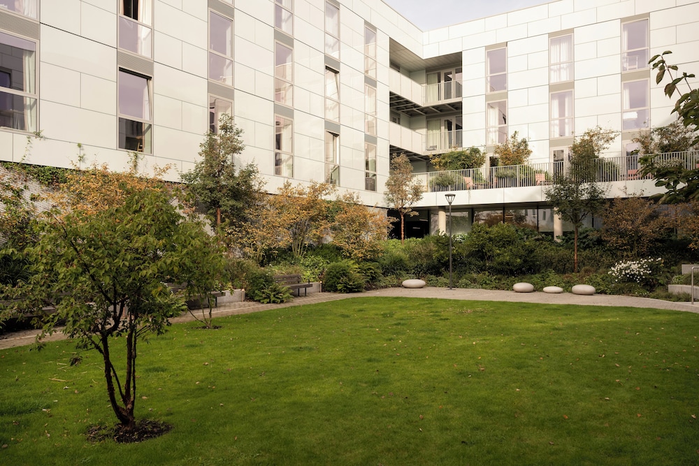 Hyatt Centric Cambridge 44/48