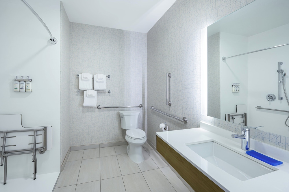 Holiday Inn Express & Suites - Gilbert - Mesa Gateway Airport 49/50