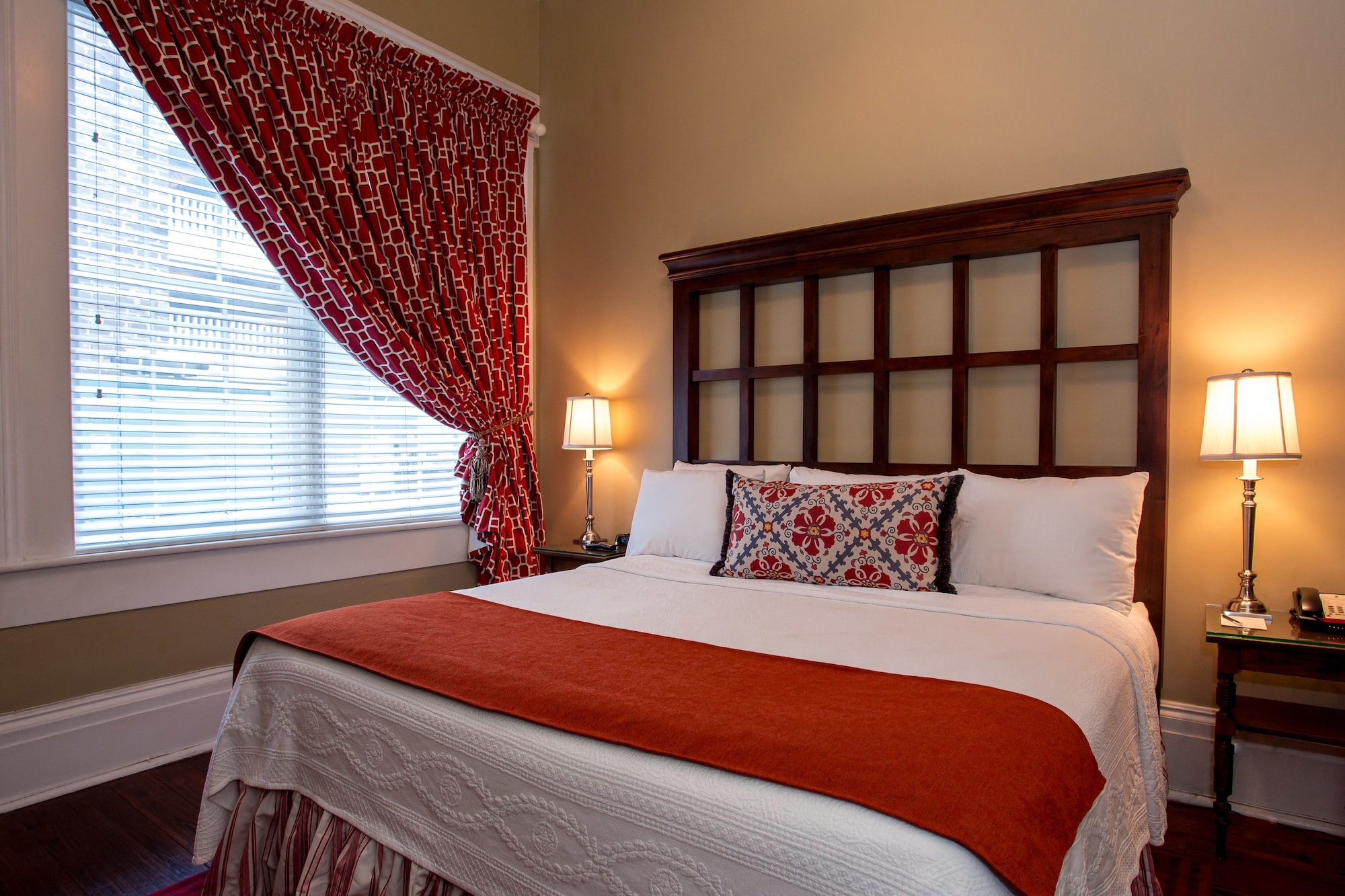 ROOM, KING BED, ACCESSIBLE