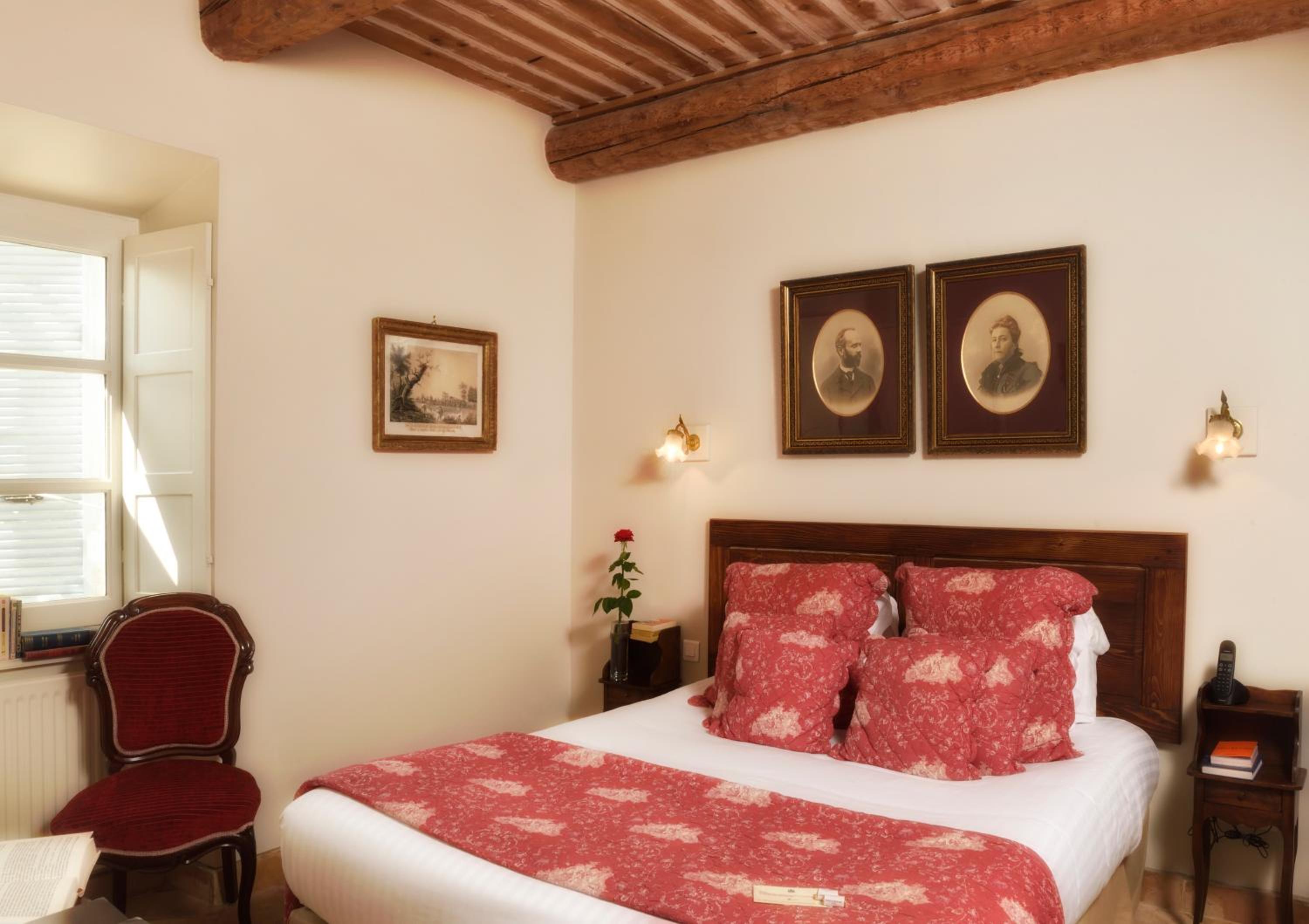 Comfort, Main House