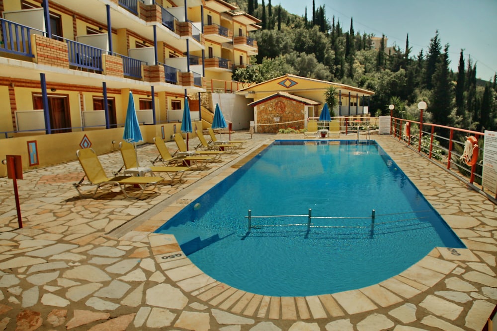 Politia Hotel 26/47
