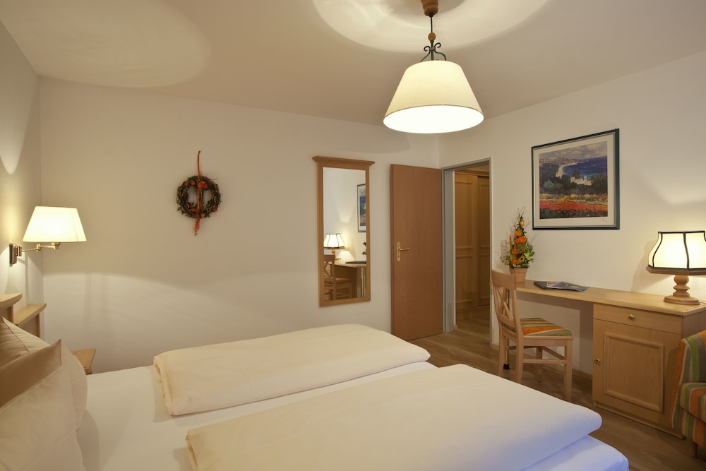 PARKHOTEL SONNENHOF 15/33