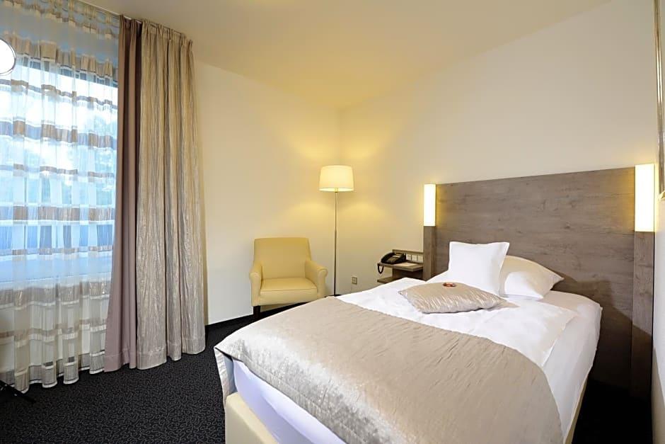 Hotel Spiegel 14/50