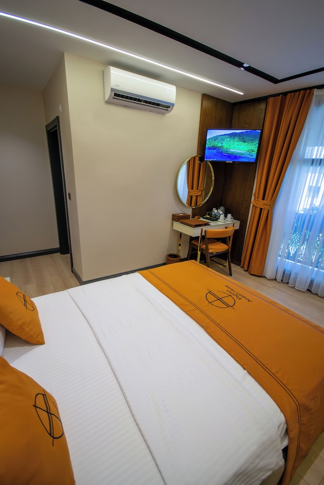 Elysian Airport Hotel & Restaurant 5/50
