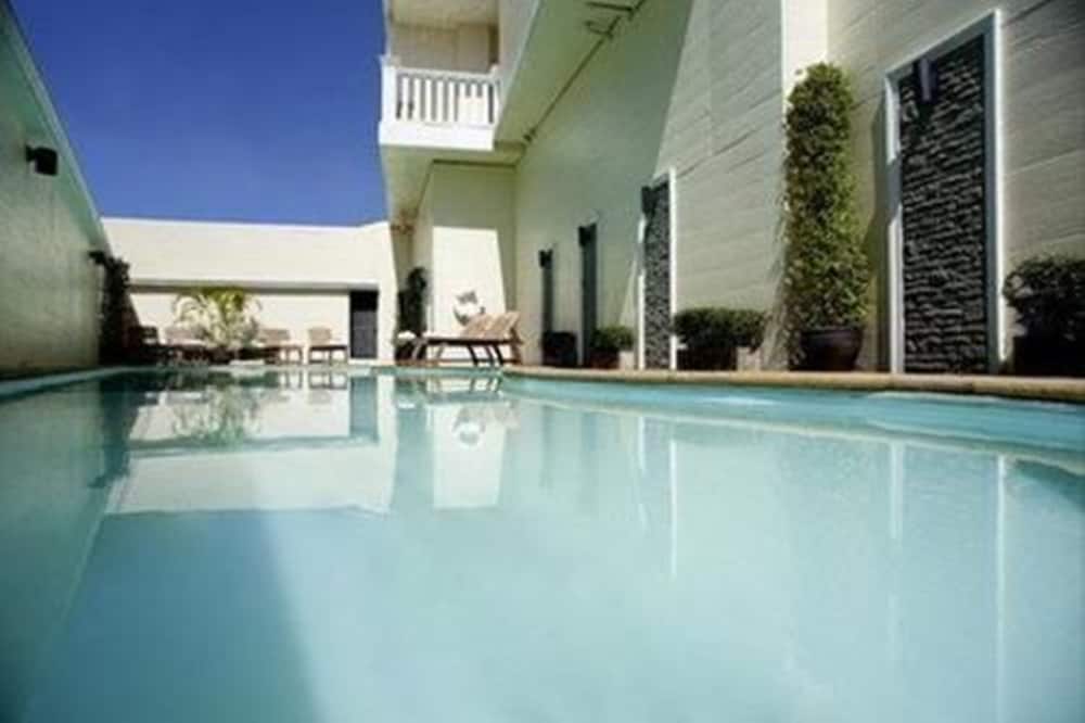 Royal Peninsula Hotel 14/66